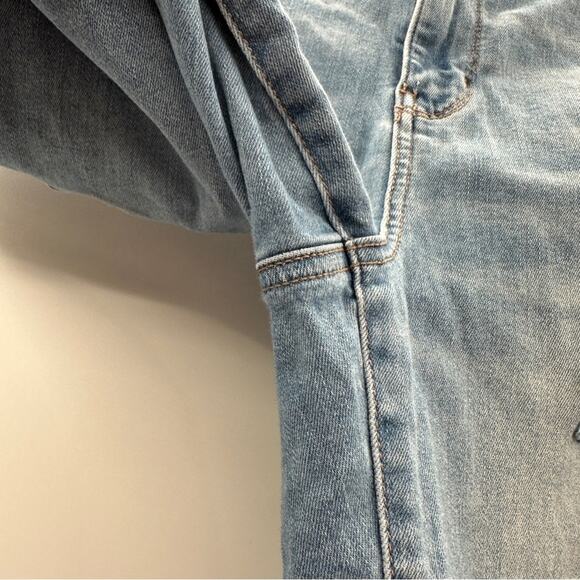 American Eagle Hi-Rise Light Wash Distressed Raw‎ Hem Skinny Jegging Jeans Sz 14 - Picture 10 of 13